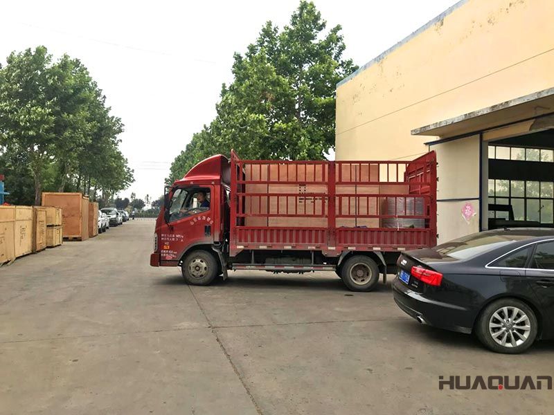 一臺(tái)HQ200GF移動(dòng)靜音拖車(chē)發(fā)電機(jī)組在六月13號(hào)發(fā)往湖北省鄂州市