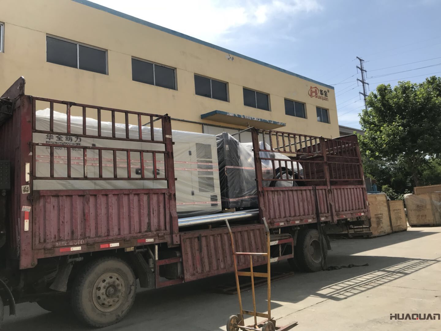 一臺500kw標配柴油發電機組于8月27日成功發往河北省