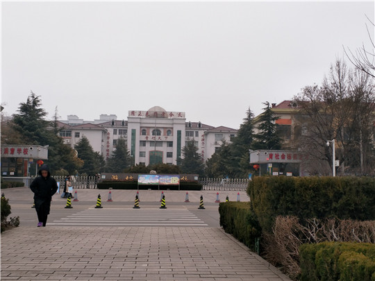 華全移動靜音發(fā)電機組在濰坊東明中學(xué)藝考考點