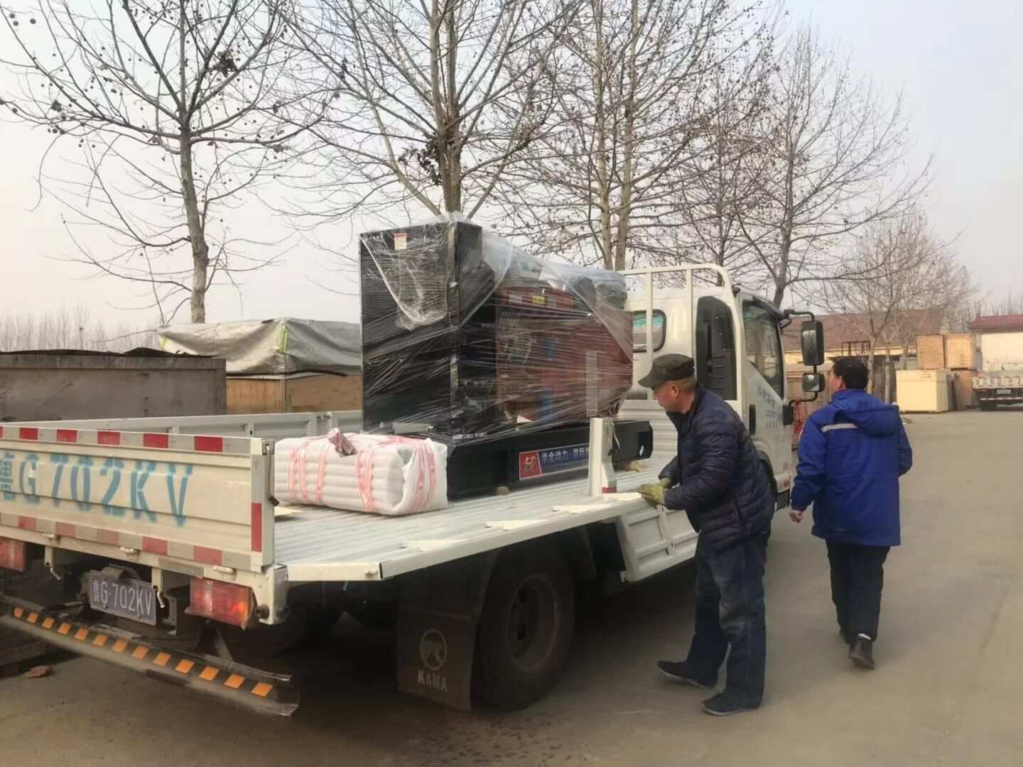 1月5日，盧先生從華全動(dòng)力采購(gòu)的150kw標(biāo)配柴油發(fā)電機(jī)組成功發(fā)往山東省